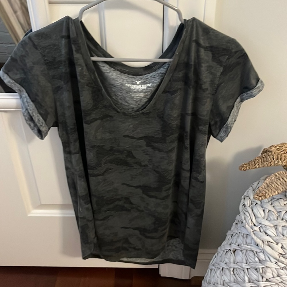 American Eagle grey camo v neck t-shirt